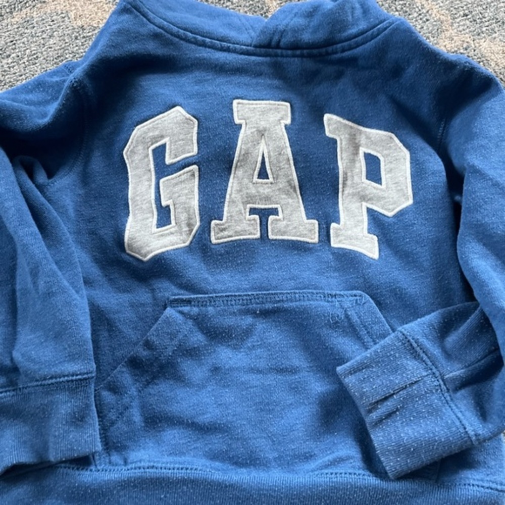 Gap pullover